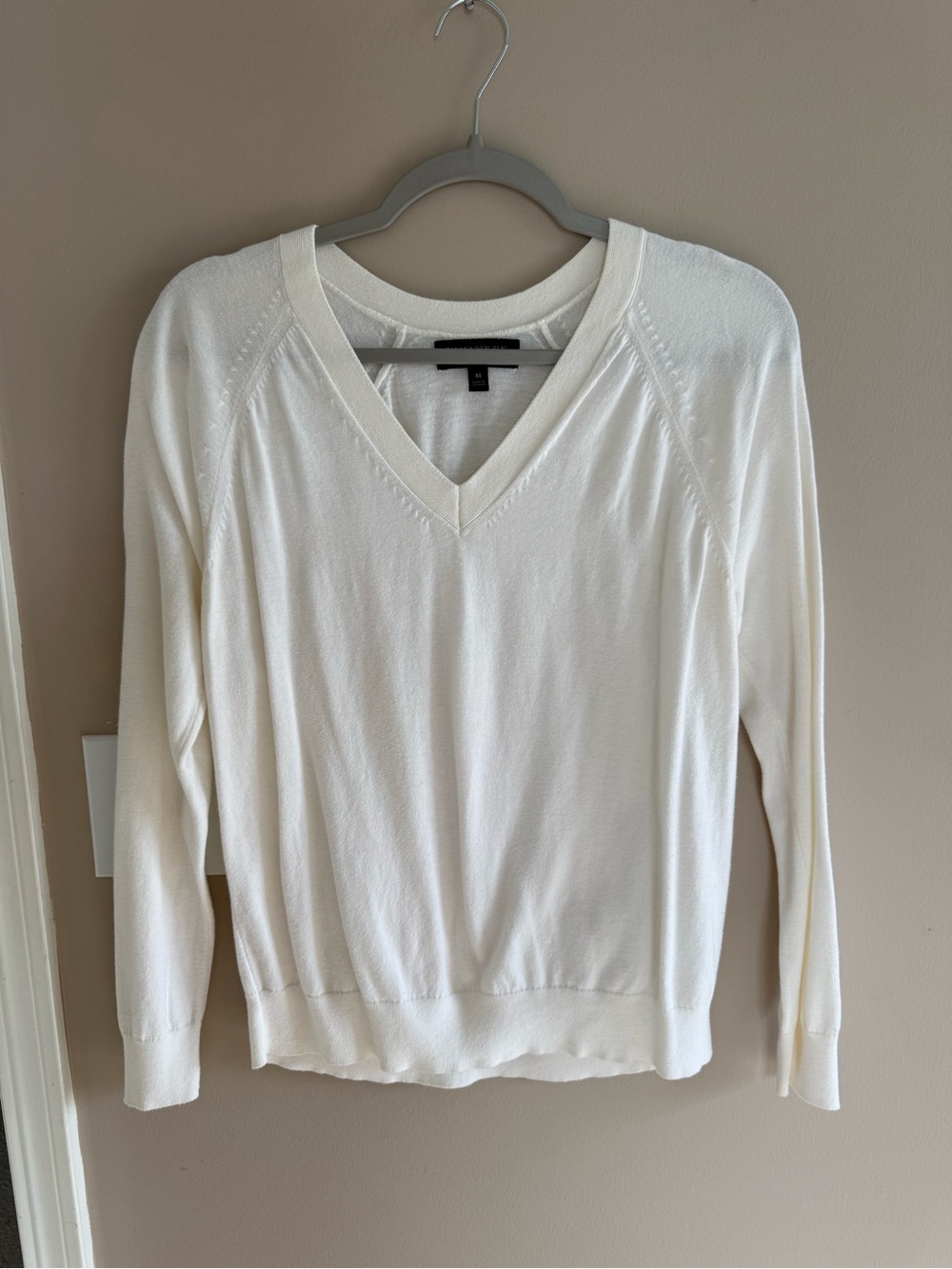 Banana Republic Cream V-Neck Women's Sweater